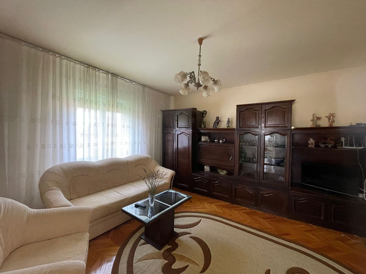 Casă de vânzare în Vașcău–natură, liniște și confort modern- 72000 Eur - Poză 6