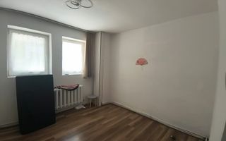 Apartament 3 camere, Obcini, parter, ideal birouri/cabinete - Poză 2