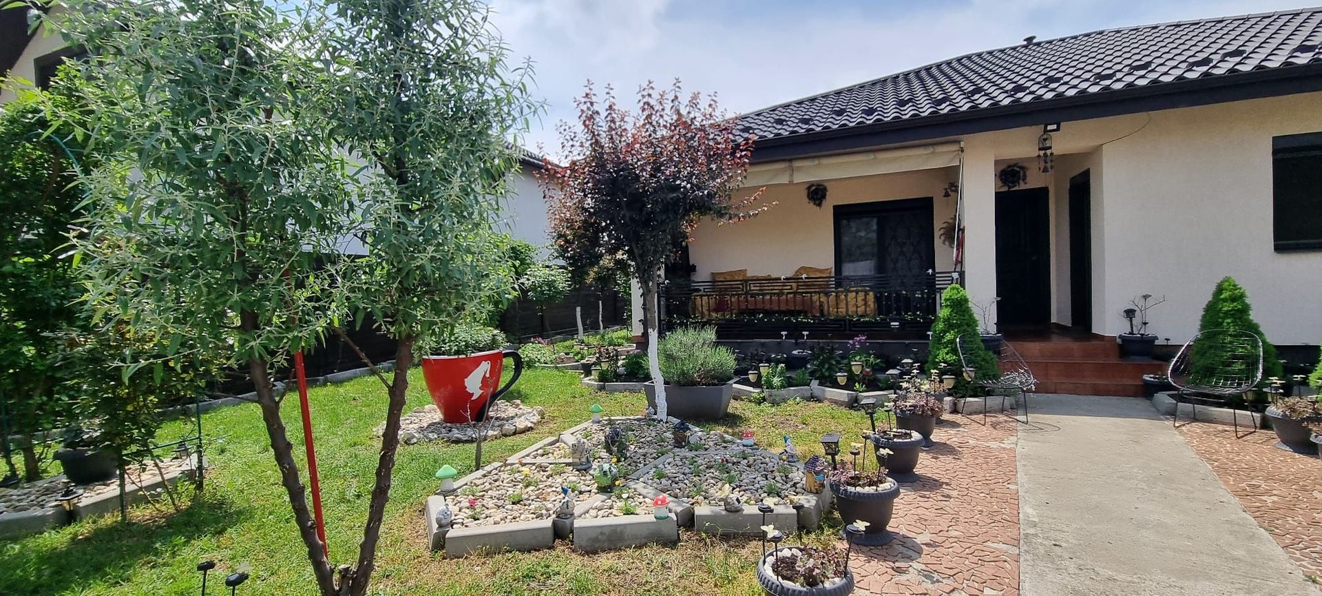 Parter cu structură pentru etaj, curte amenajată și organizare impeca - Poză 49