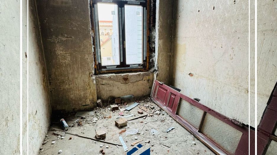 De vânzare Apartament 3 camere de renovat B-dul Decebal Arad - Poză 9