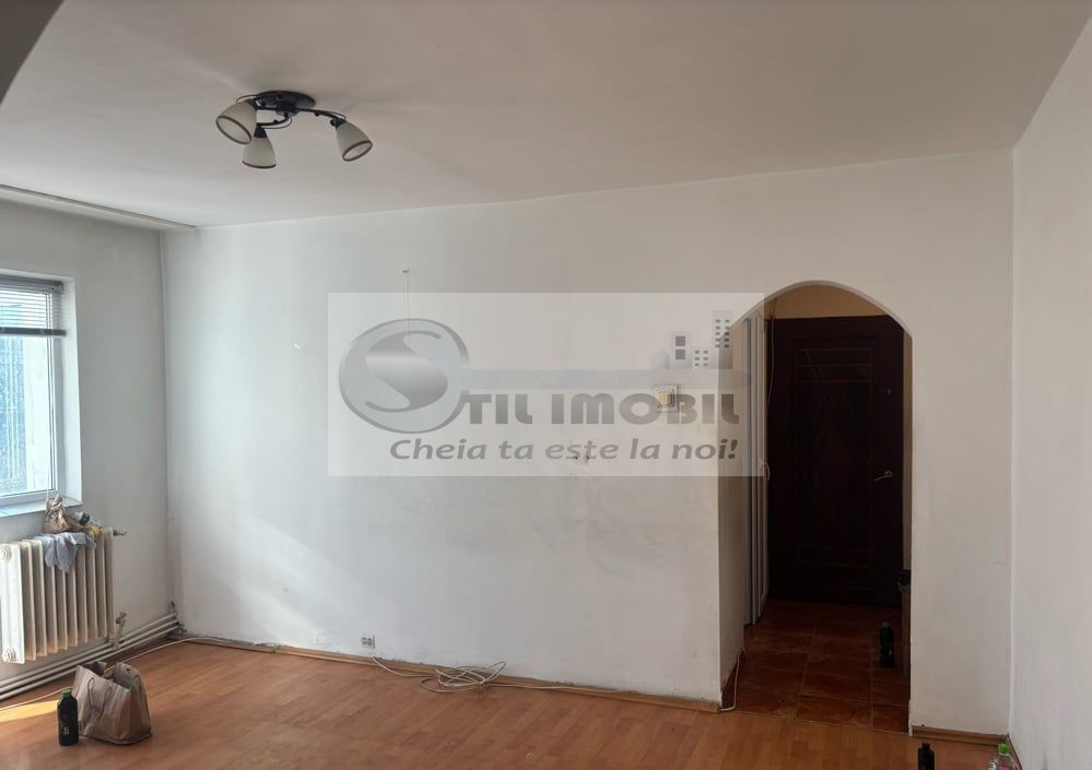 Apartament 3 camere semidecomandat Zimbru 85,900 euro - Poză 1