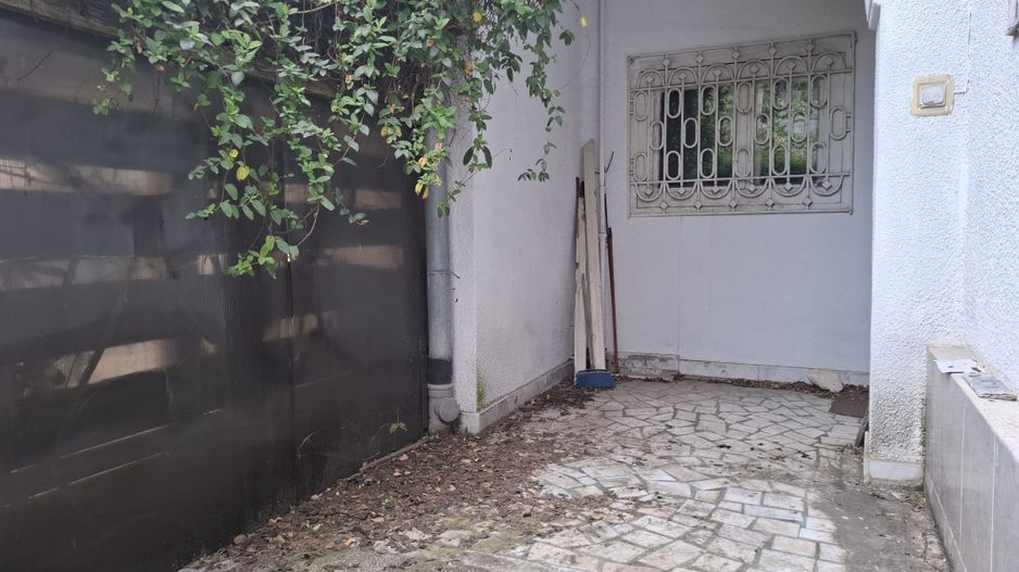 URGENT!, TEREN IN PROPRIETAE, RENOVATA IN 1996, NEGOCIABIL - Poză 18