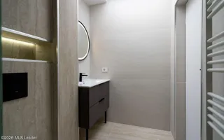 Iancu Nicolae - Vila high-end pe malul lacului, Gradina cu Ponton - Poză 25