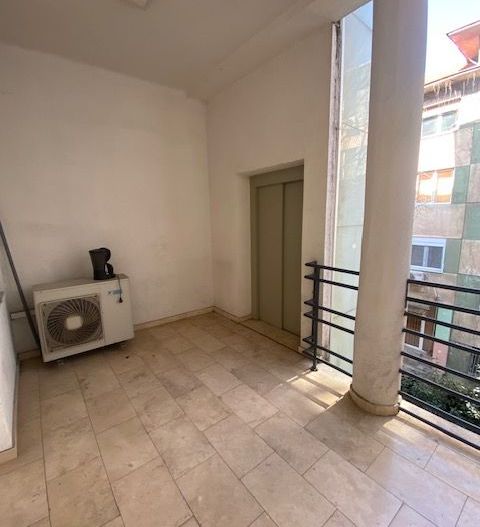 Spatiu de birou zona centrală - Poză 21