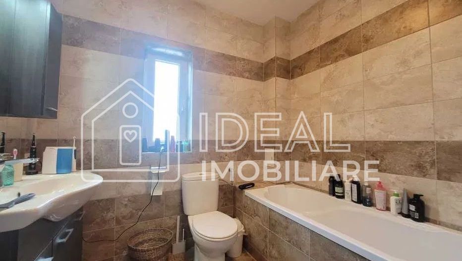 Apartament de vanzare 2 camere, in Selimbar - Poză 2