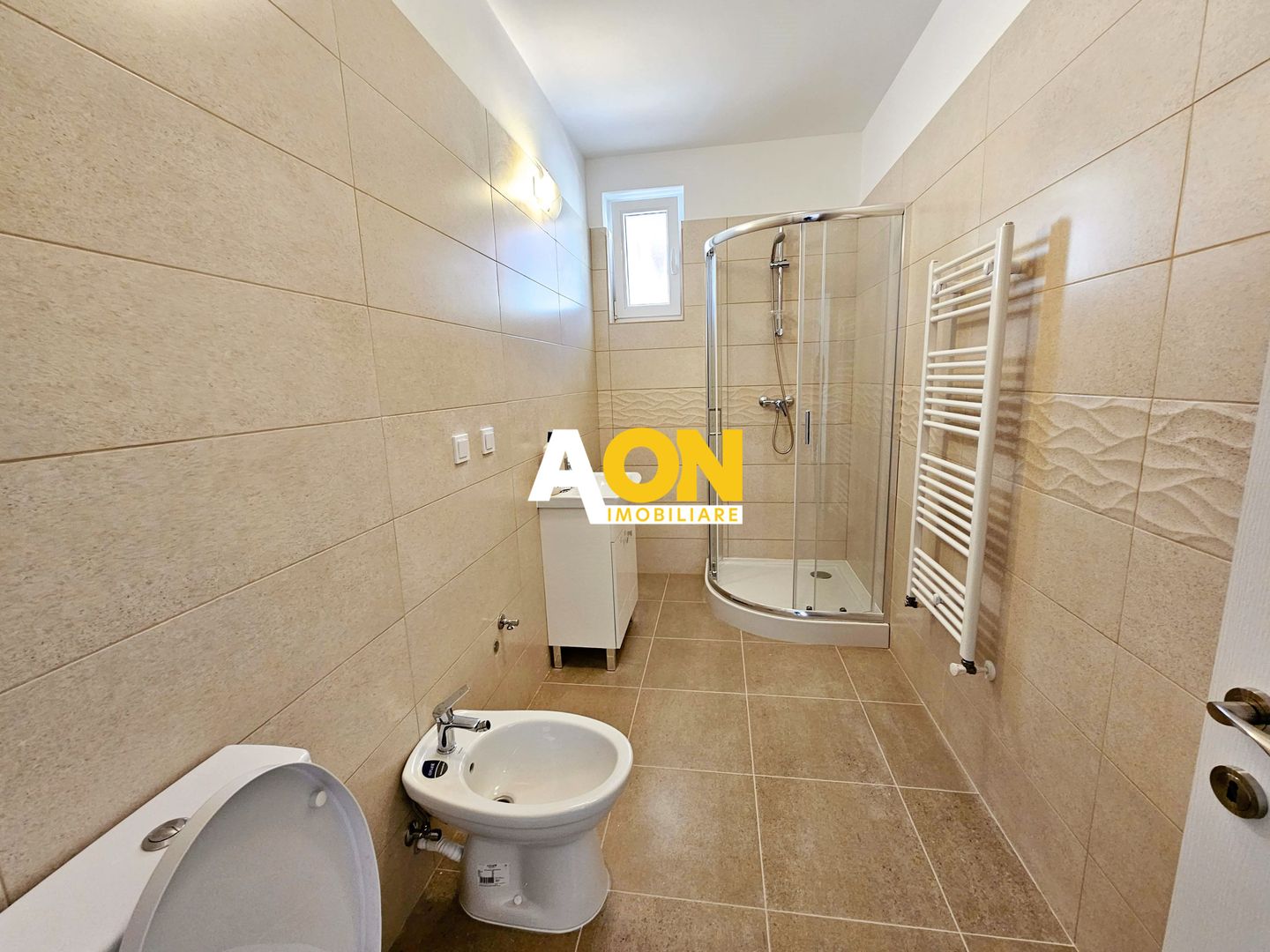 Apartament 3 camere, etaj 1, cu boxa, zona Centru-Alba Iulia - Poză 6