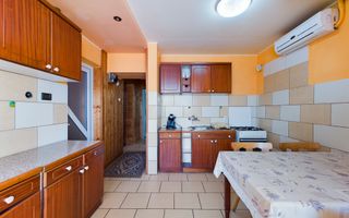 Apartament cu 2 camere în Secusigiu - Poză 8
