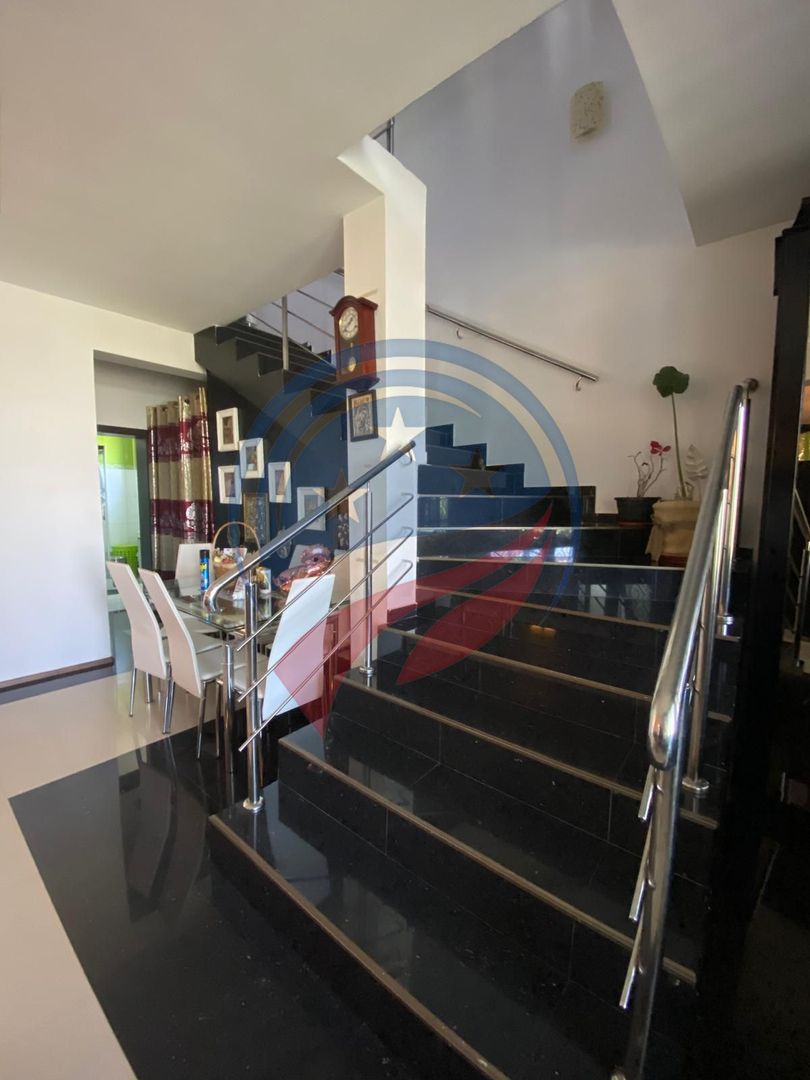 CASA DEOSEBITA APROAPE DE PROMENADA IN EUROCARTIER - Poză 5