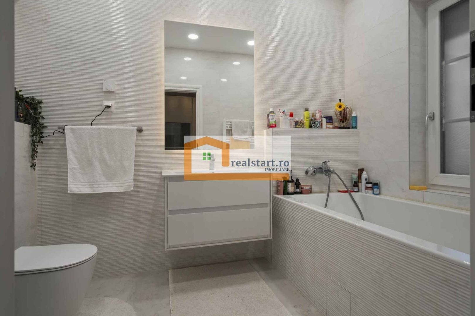 Langa Padure, Vila P+Pod , 1500mp teren,  terasa 40mp,  complex securizat - Poză 21