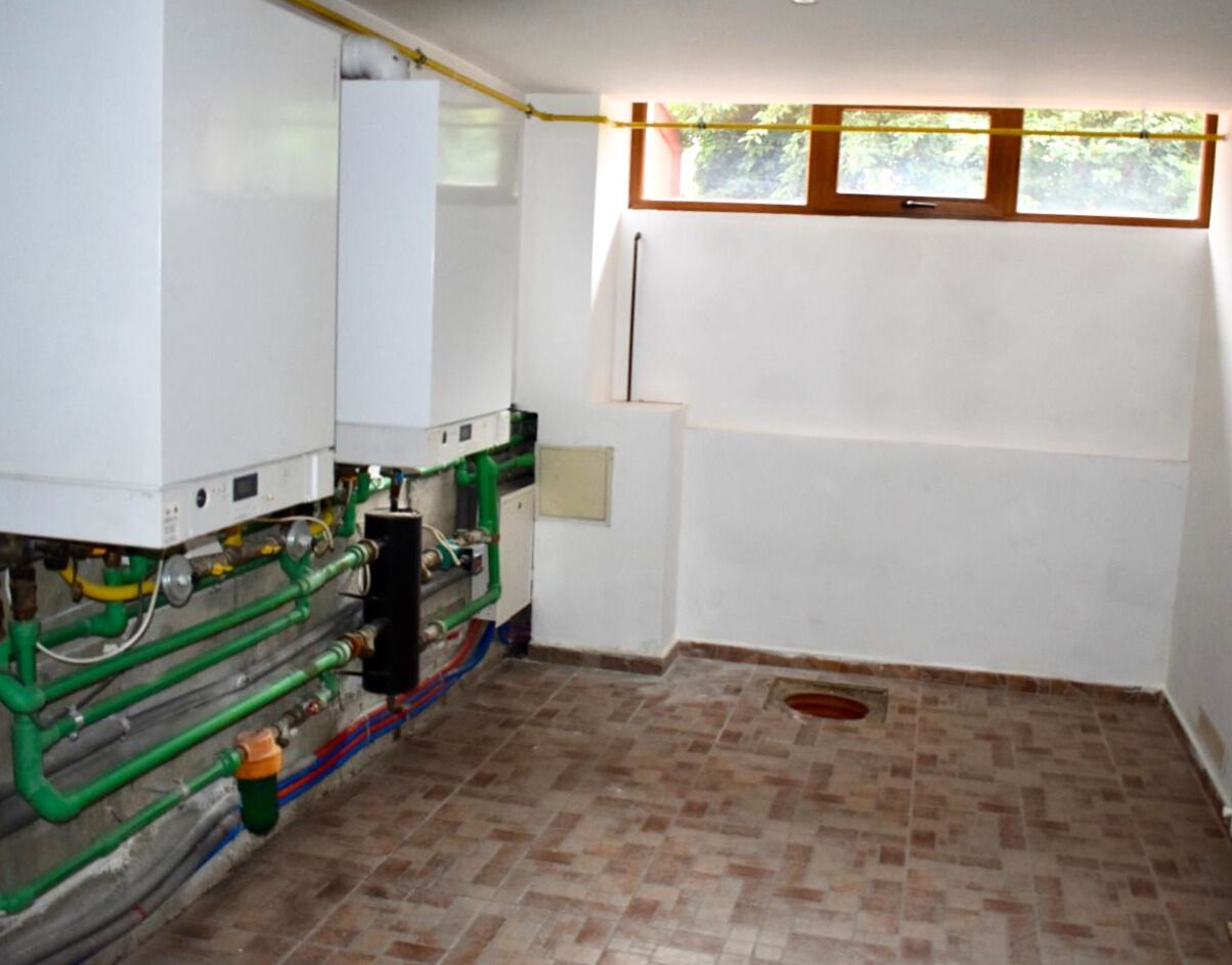 Inchiriere casa individuala multifunctionala zona rezidentiala Bunloc - Poză 15