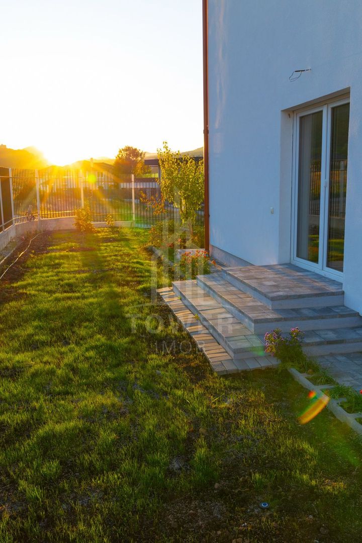 Casǎ modernǎ in Cisnadioara | 170 mp - Poză 15