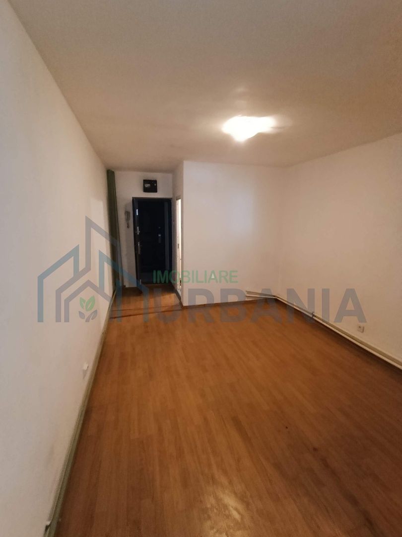 Garsonieră de vânzare la parter, zona Gara Nicolina, Iași - Poză 1
