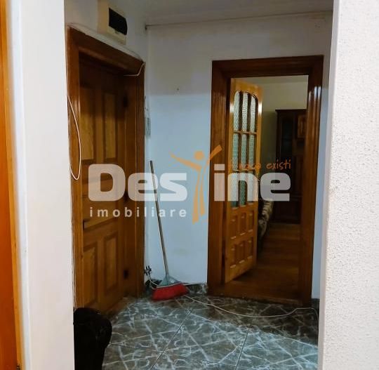 Apartament de vanzare zona centrala etaj 2/8 cu lift - Poză 9