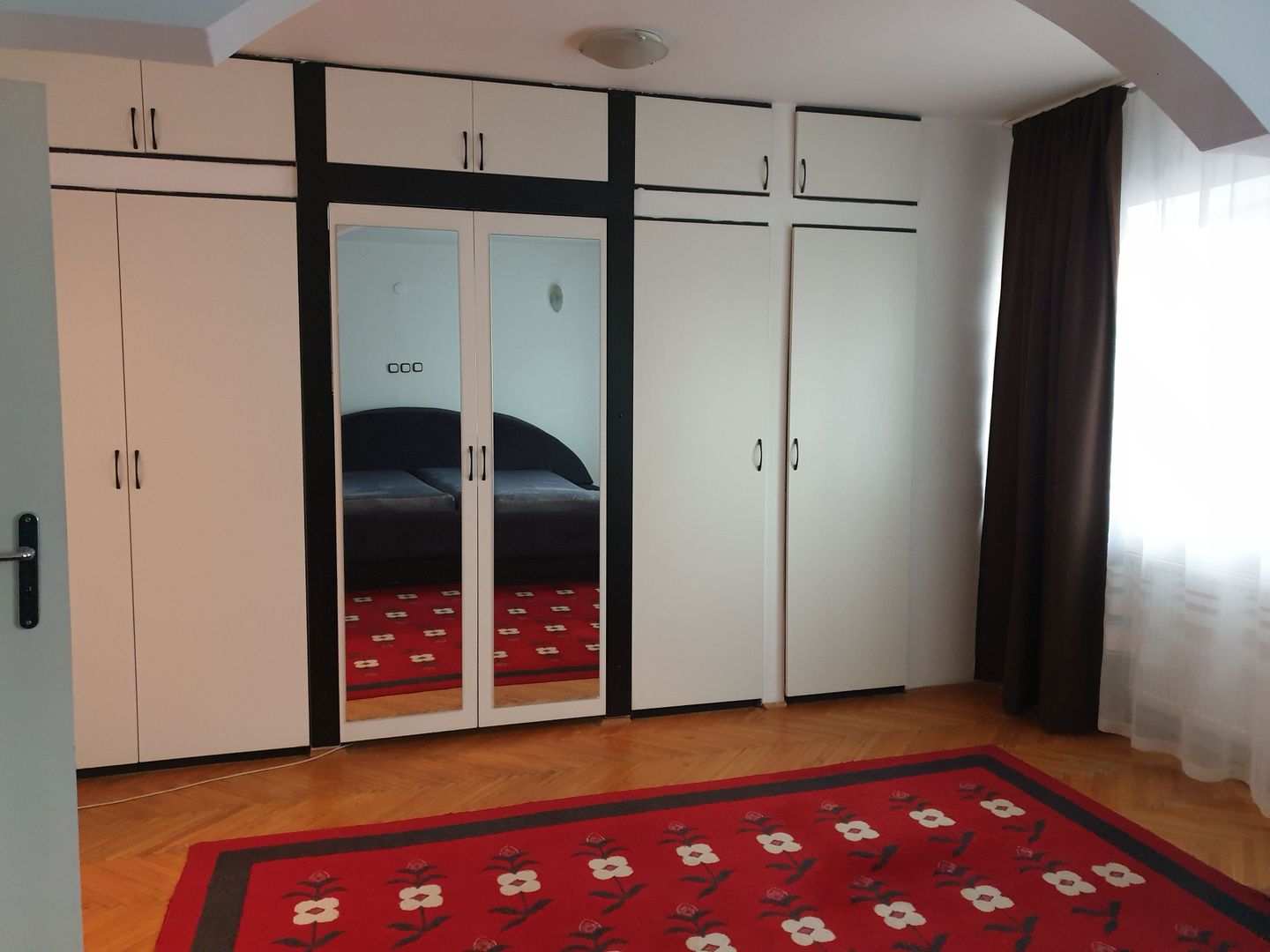 3 camere 93 mp 2/7 Calea Bucuresti - Vodafone - Poză 9
