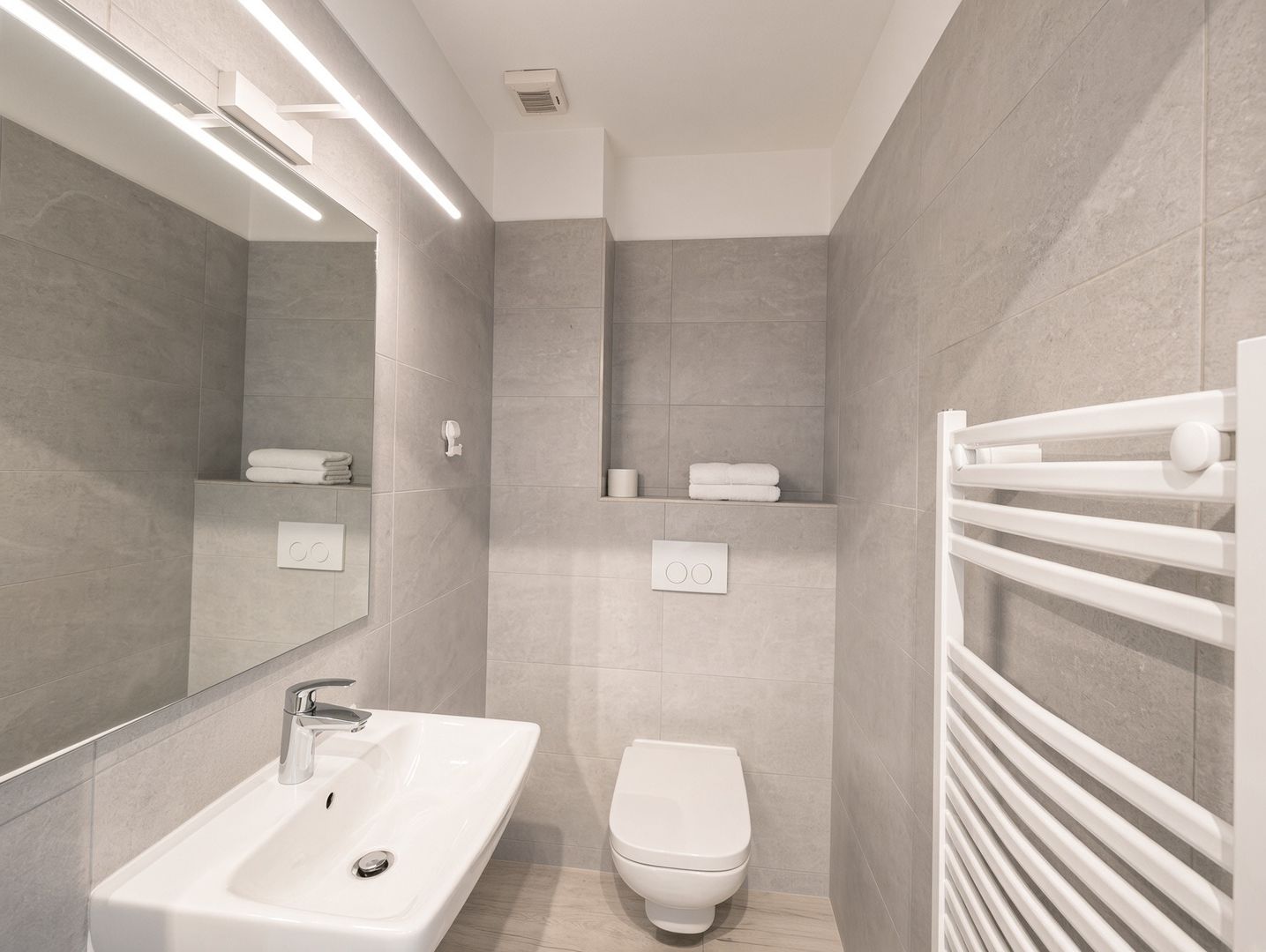 Apartament cu 2 camere, 2 bai | Casa del Mar | Restaurant si  Piscina - Poză 4