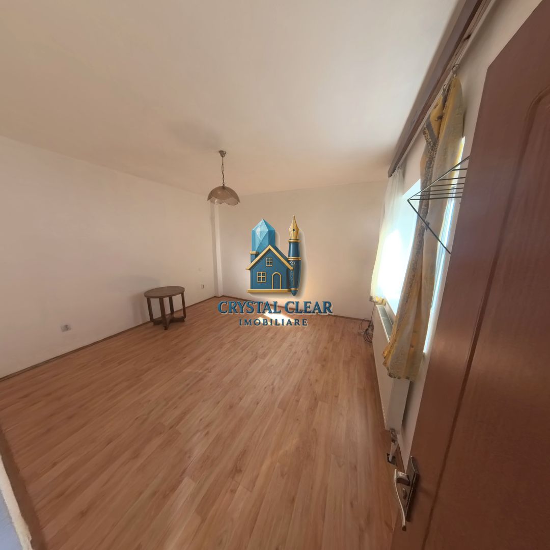 Două case în curte comună, 6 camere + 385 teren - zona semicentrală - Poză 23