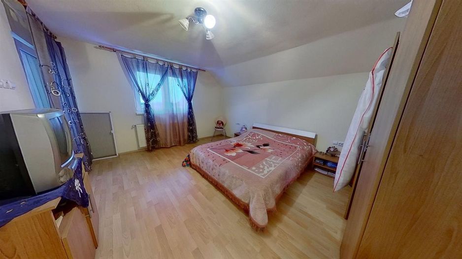 Camin primitor pe compozitie particulara, curte individuala - Poză 36