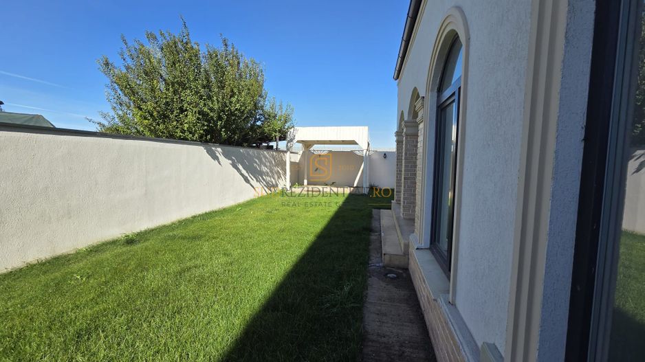 VILĂ MODERNĂ DE VÂNZARE –  POMPA DE CALDURA , PANOURI FOTOVOLTAICE - Poză 22