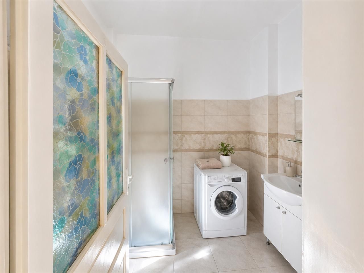 Casa cu spatiu comercial, 1.000mp teren anexe, areal Central, Reghin - Poză 4