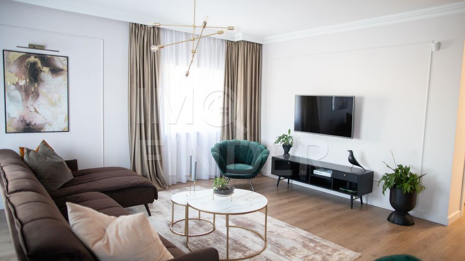 Apartament de LUX cu Gradina 150 mp si Parcare zona Andrei Muresanu - Poză 2