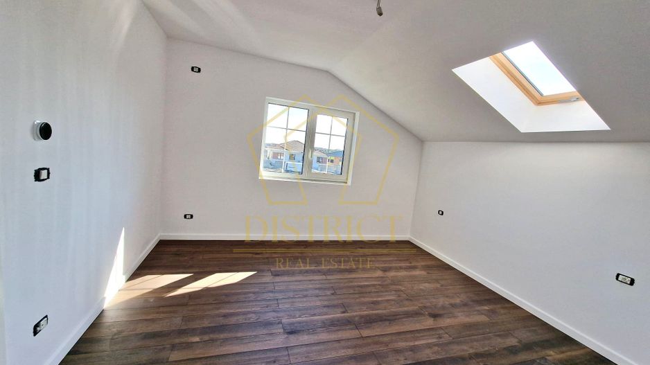 Duplex superb cu 4 camere si dressing | Mosnita Veche | Lidl - Poză 9