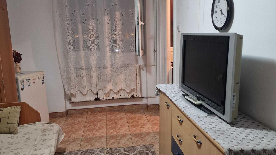 BRASADAS vinde garsoniera 21mp la etajul 4/4 pe Bd Closca. - Poză 2