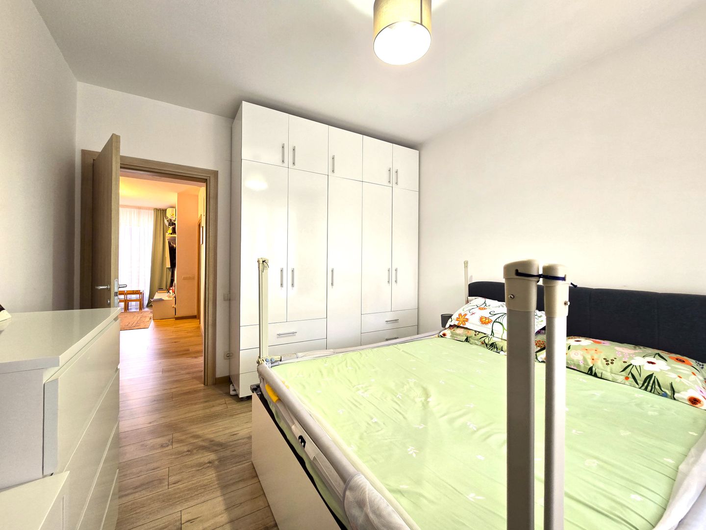 Apartament cu 3 camere la parcul Maica Teofana - Poză 4