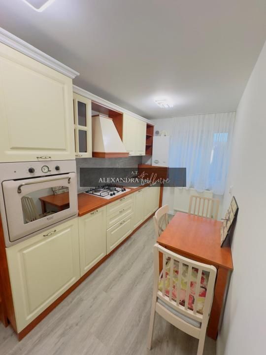 Apartament in vila l decomandat l la cheie l parcare l Cometei - Poză 4