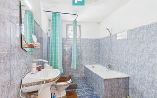 Casă cu etaj Căpâlnaş - Poză 15