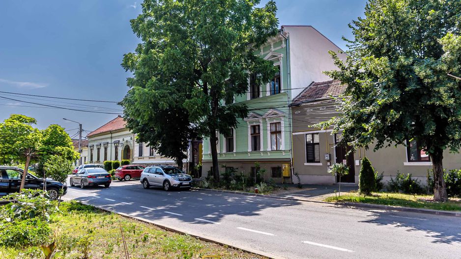 De vanzare Etaj de casă– 201 mp utili, Arad-Ultracentral - Poză 1