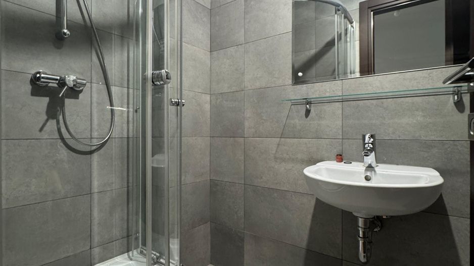 3 CAMERE| UPGROUND - Poză 12