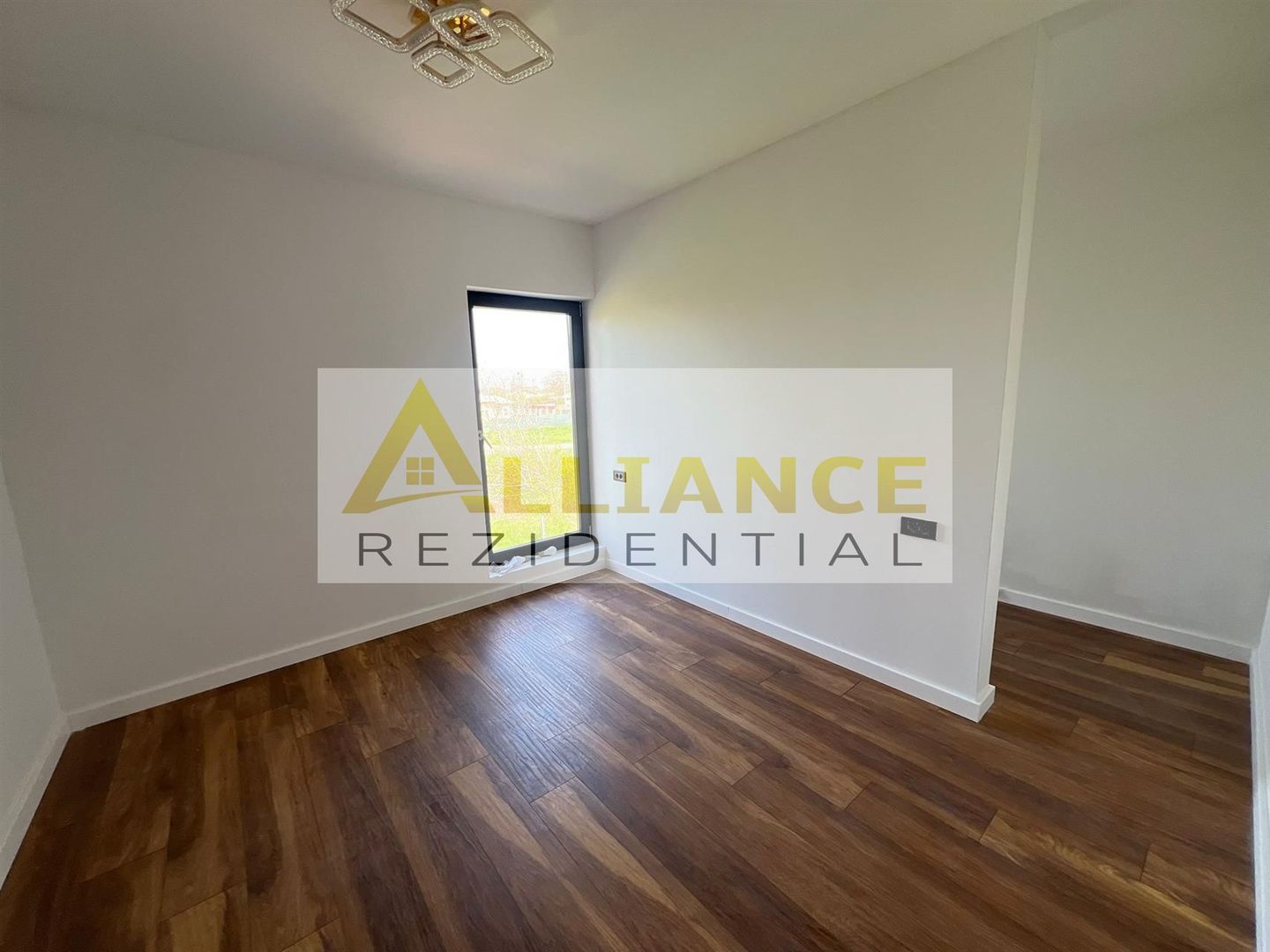 Vila Individuala  - 4 camere - 3 bai-teren -320-600 M de STV - Poză 13