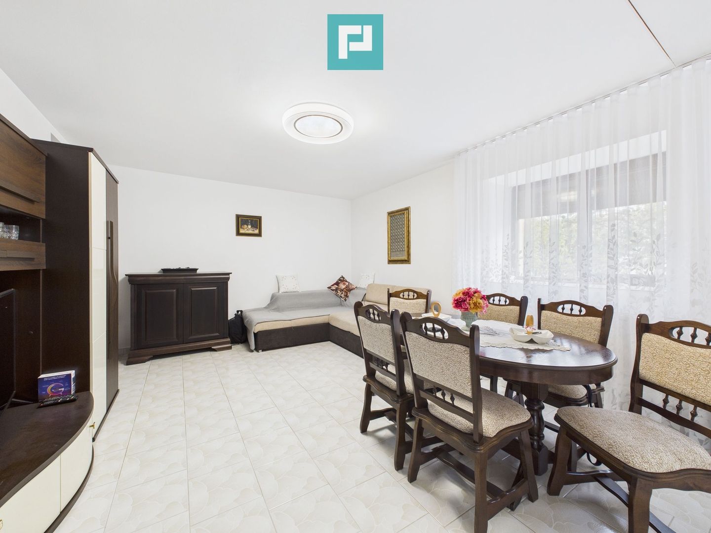 Casă exclusivistă cu 4 camere, în Secusigiu, Arad - Poză 4