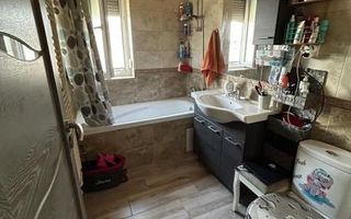 Apartament  cu 2 camere si pod amenajat Giroc - Poză 6