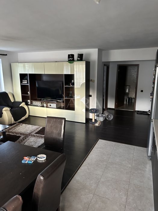 Apartament cu 2 camere, 2 balcoane de 15 mp, zonă Florilor. - Poză 2