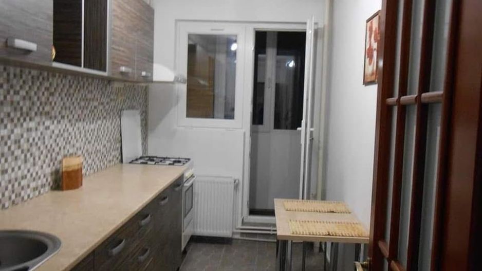 Apartament 3 camere,90 mp, balcon 15 mp, acces direct catre IOR - Poză 3