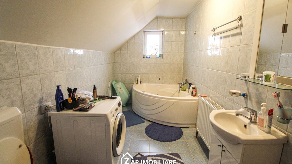 Casa individuala P+M cu teren 534 mp si garaj – Aproape de oras - Poză 12