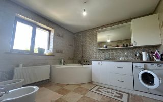 Casă Vilă de Vânzare în Comuna Balțata - Poză 24