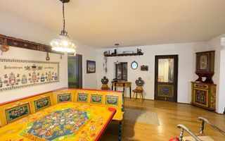 Casă în centrul Cisnădioarei – 4 dormitoare, 3 băi, Garaj, Atelier,Pivniță - Poză 1