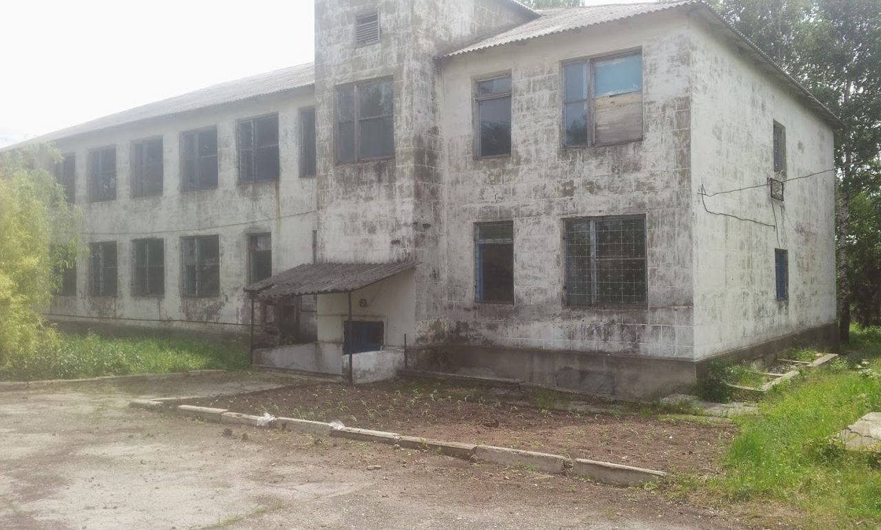 De vânzare teren cu construcții în orașul Sângerei – 56,7 ari - Poză 3