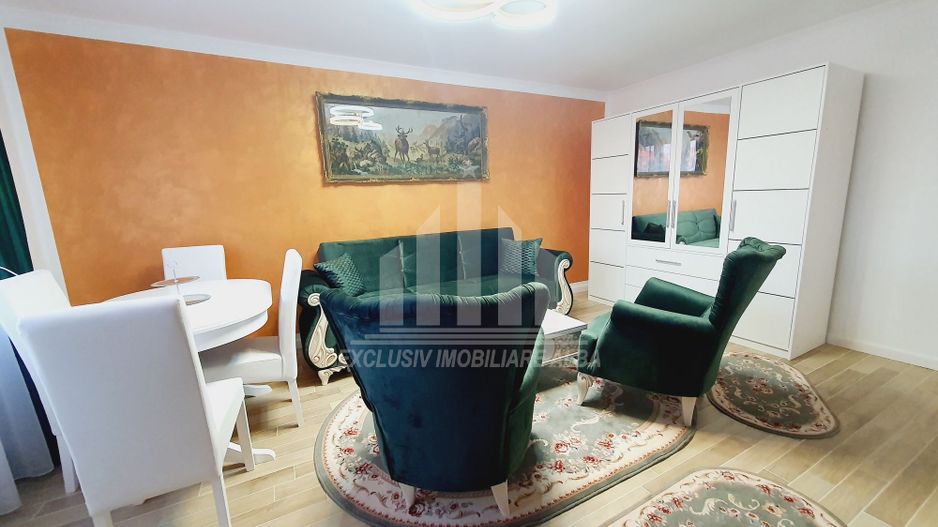 Apartament cu 3 camere decomandate, Centru - Poză 2