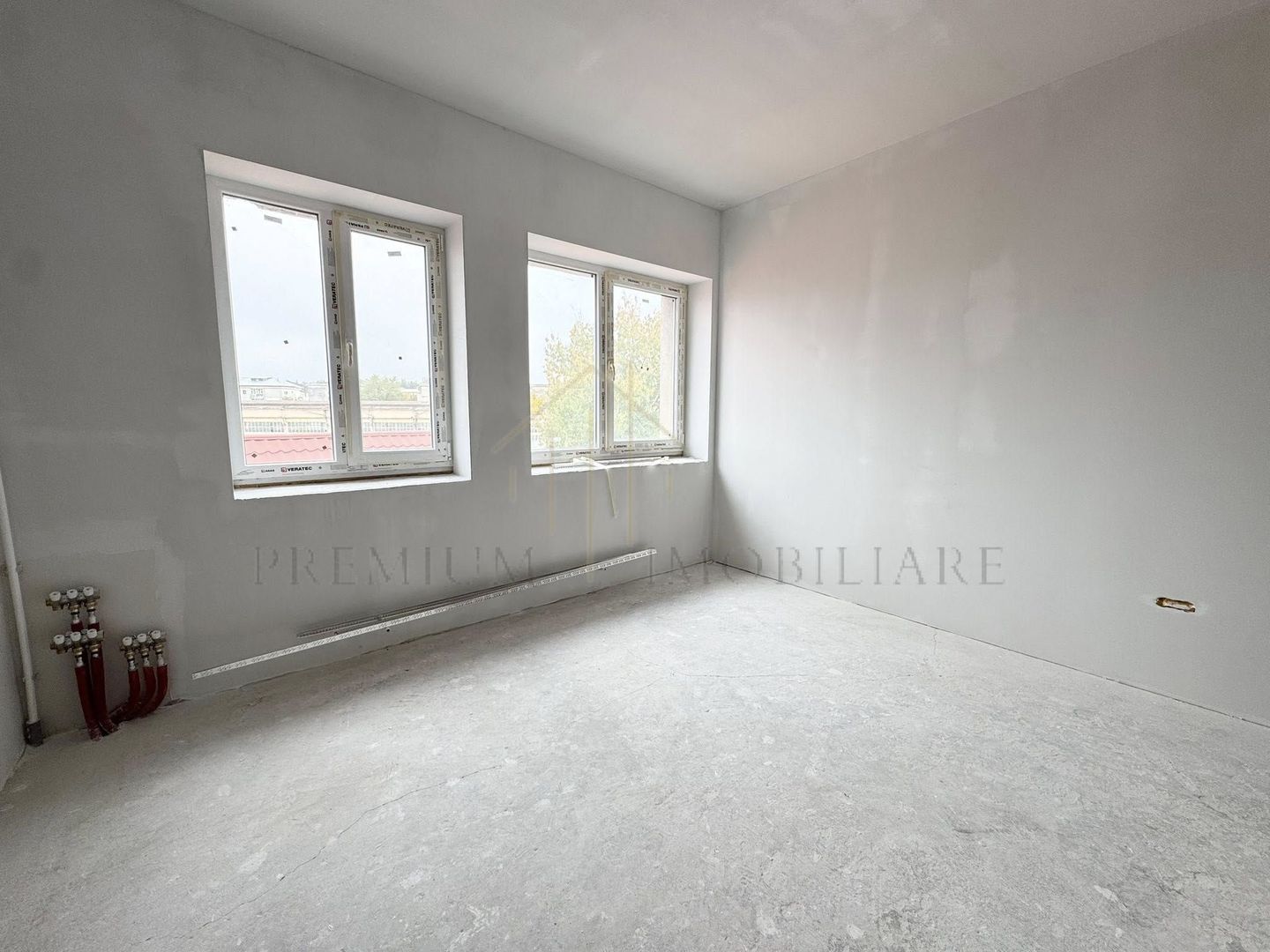 Oportunitate unică de investiție – Etaj complet de vânzare în Onești - Poză 3