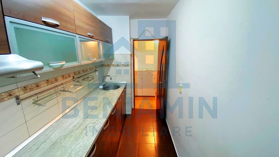 Apartament 3 camere Craiovita, etaj 3, teava de gaze - Poză 4