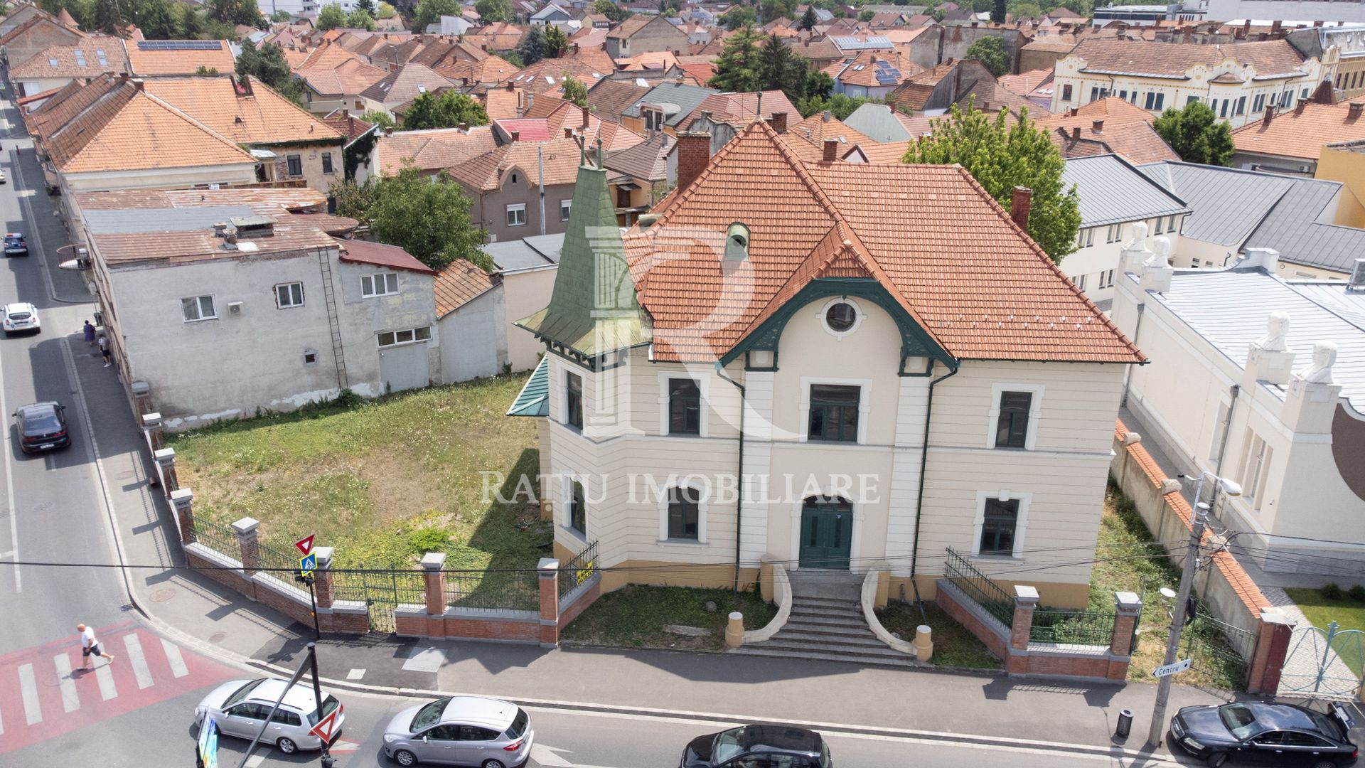 Investiție trophy asset | Clădire reprezentativă în centrul Oradiei - Poză 12