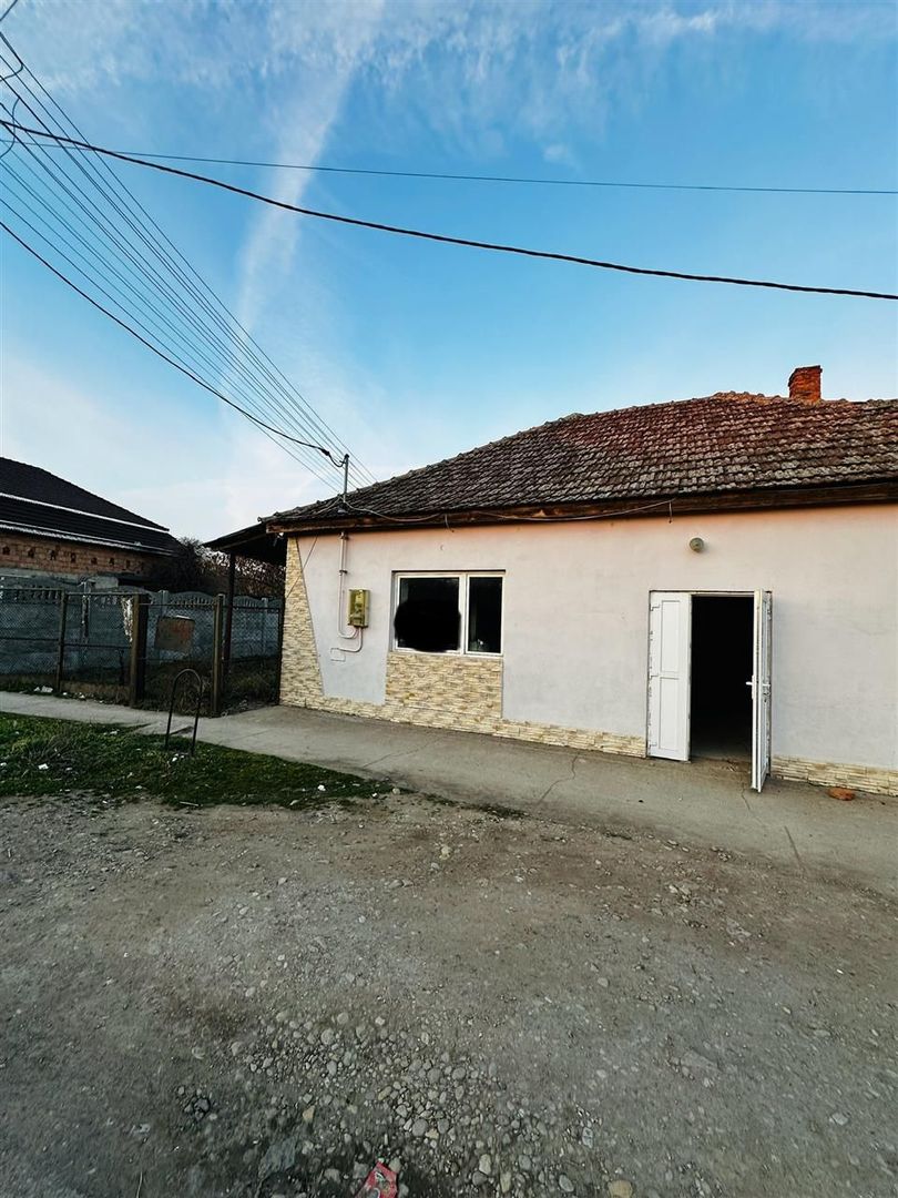 Spatiu comercial Ghiorac central - Poză 2