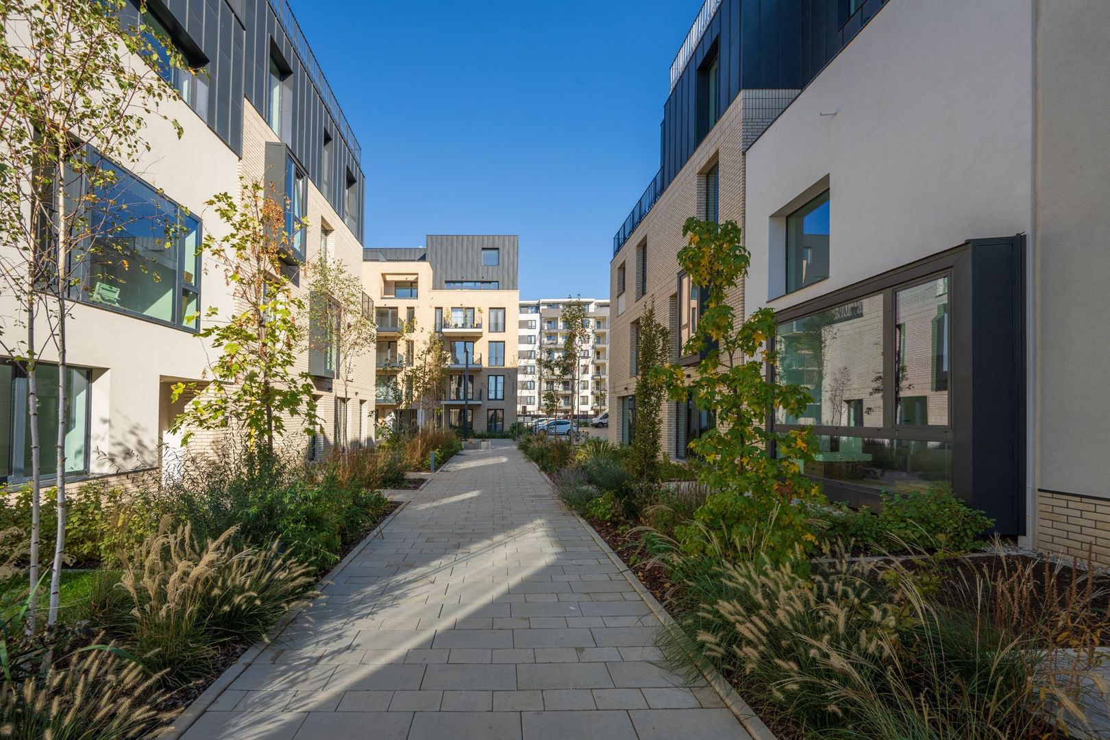 2 camere l mobilat utilat l Avalon - Poză 2