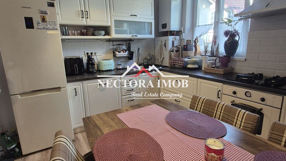 NECTORA IMOB-Apartament la casa 3 camere, Ultracentral, Etaj 1, 75 mp - Poză 9