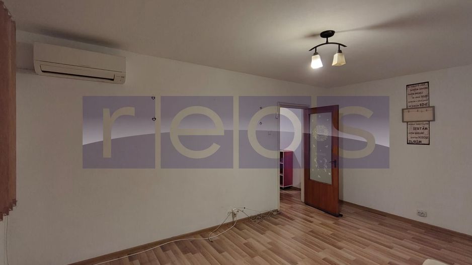 VANZARE GARSONIERA SPATIOASA I LIBERA I METROU I VALEA IALOMITEI - Poză 4