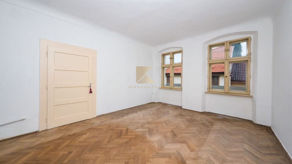 Locație rară în Brașov: ideal pentru regim hotelier sau business - Poză 12