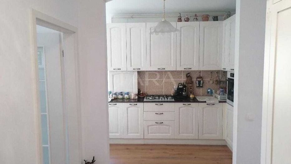 Apartament cu 3 camere, 2 băi, 2 balcoane și parcare, zona Zorilor. - Poză 3